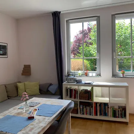 Gleich Neben Dom Und Schloss Лимбург-ан-дер-Лан