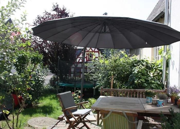 Gleich Neben Dom Und Schloss Bed & Breakfast 3*