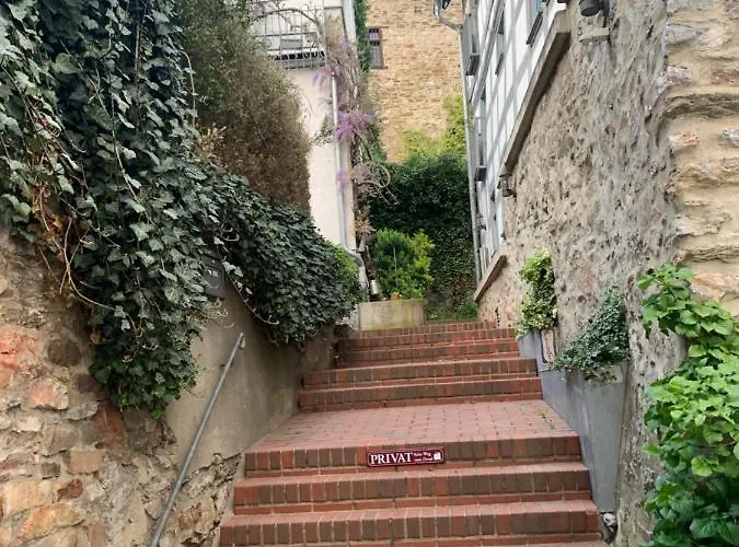 Gleich Neben Dom Und Schloss Bed & Breakfast 3*